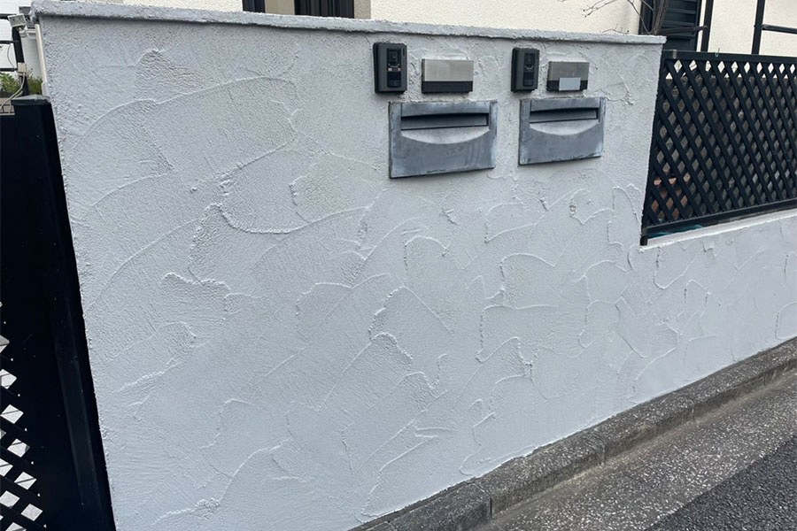 外構フェンス部塗り付け